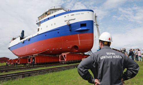 Краболовное судно «Владимир» спущено на воду в Рыбинске